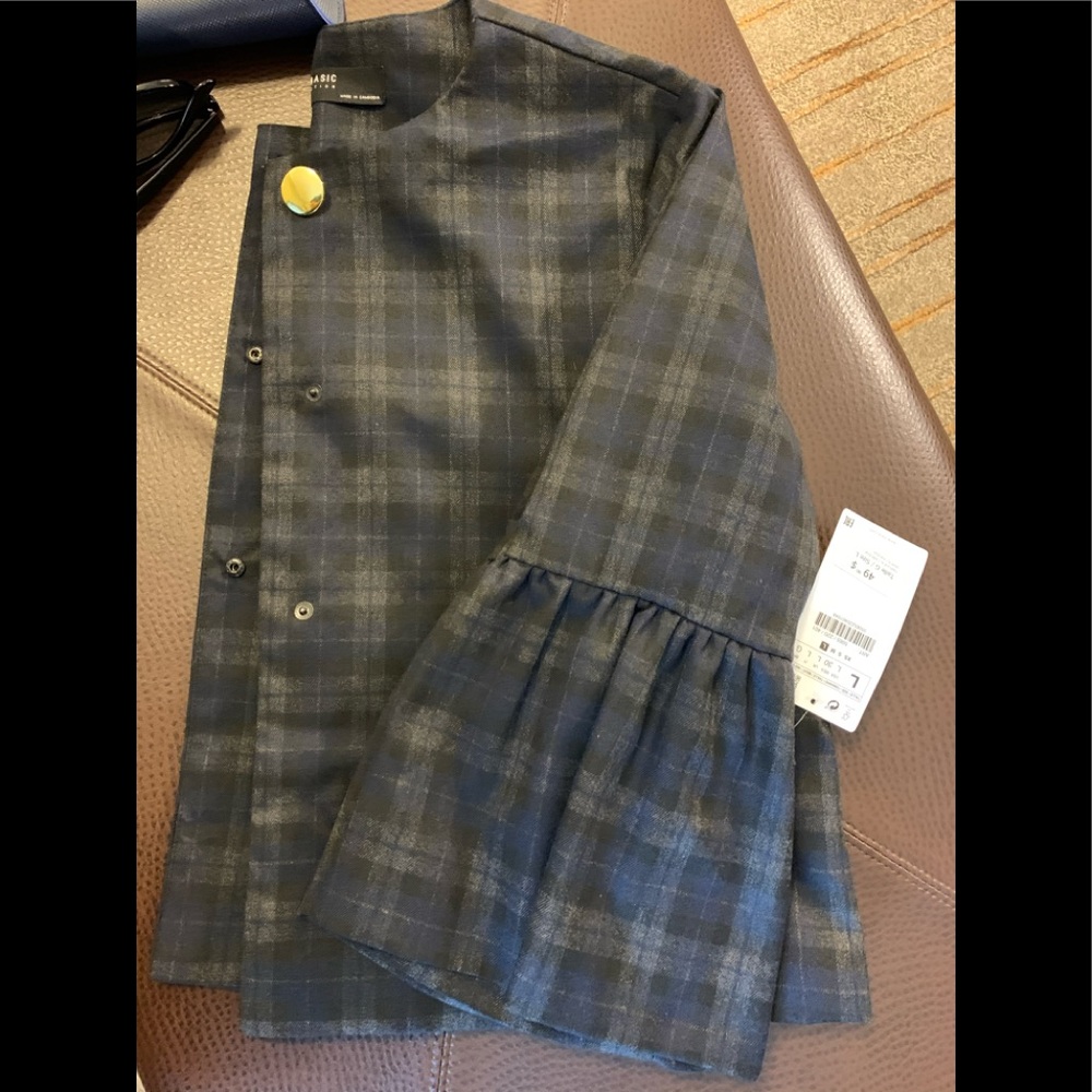 Cropped Blazer - Picture 2 of 5